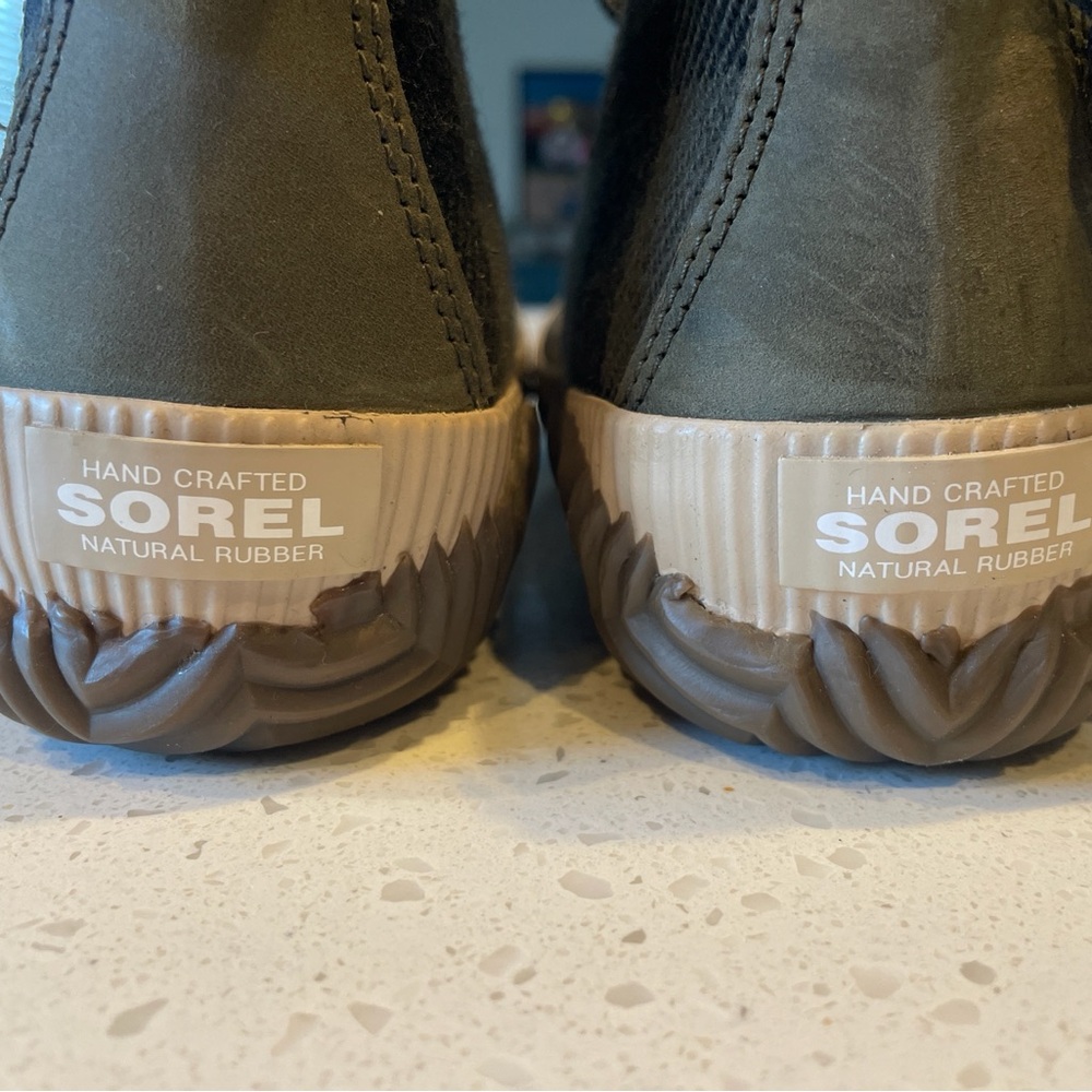 Sorel Out ‘N About Plaid Duck Boots - Picture 5 of 9